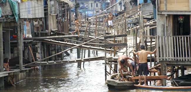 Thành phố có đến nửa triệu dân nhưng không thể tiếp cận bằng đường bộ, lý do vì sao? - Ảnh 5.