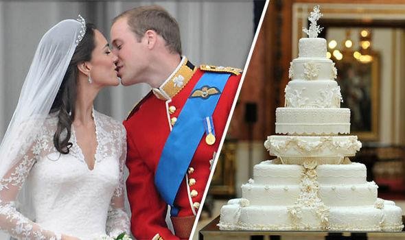 Những món đồ kỳ lạ của Hoàng gia Anh từng được fan mua, bánh cưới 40 tuổi không lạ bằng giấy toilet - Ảnh 6.