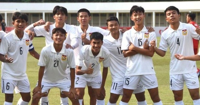 U19 Lào giành 12 điểm tuyệt đối, tránh Việt Nam tại bán kết - Ảnh 1.