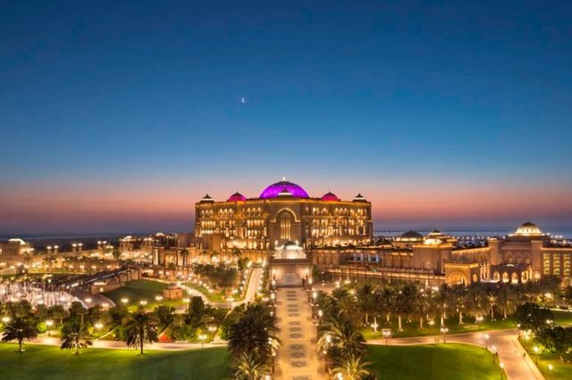 10 khách sạn sang trọng nhất thế giới: Đẹp long lanh, mỗi đêm nghỉ dưỡng bằng cả gia tài - Ảnh 1.