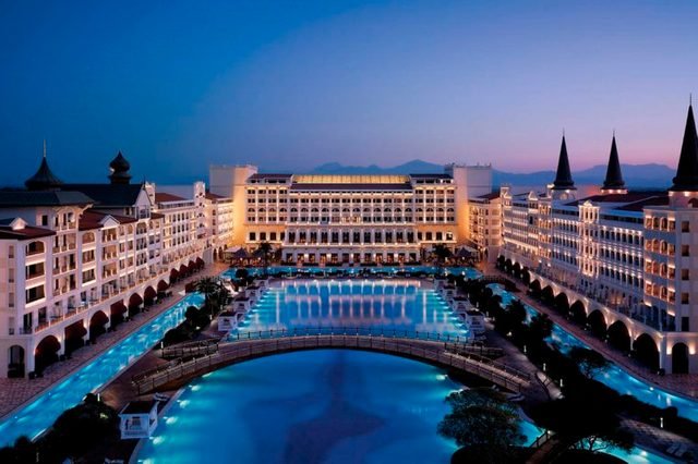 10 khách sạn sang trọng nhất thế giới: Đẹp long lanh, mỗi đêm nghỉ dưỡng bằng cả gia tài - Ảnh 2.