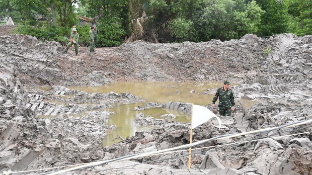  Phát hiện xác máy bay Mỹ dưới ao tôm ở Trà Vinh - Ảnh 1.