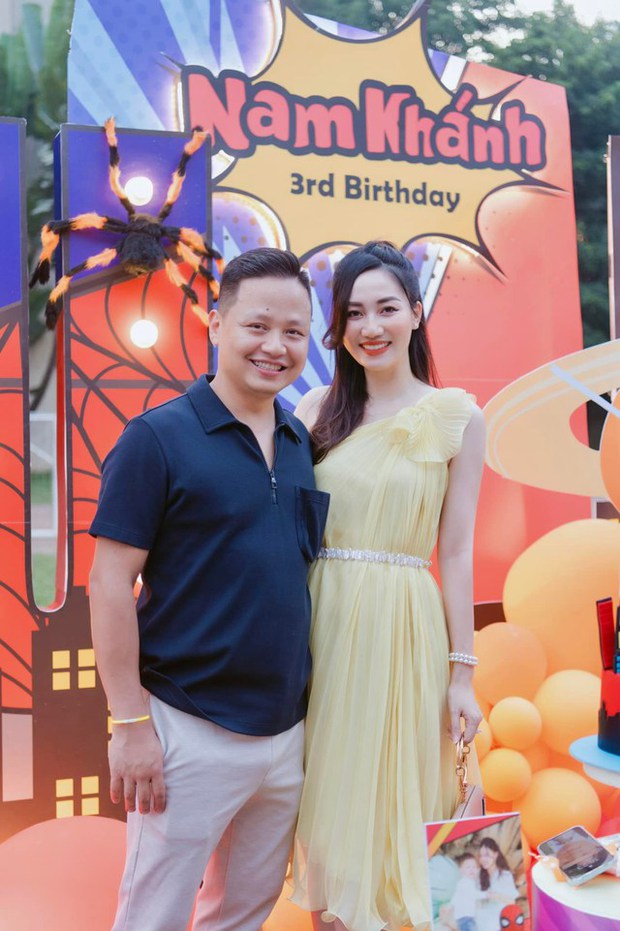 Có một Á hậu Hoa hậu Hoàn vũ giống hệt Dương Trương Thiên Lý, lấy chồng giàu ở nhà chăm con, đoạn tuyệt showbiz - Ảnh 5.