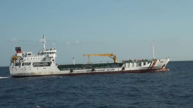 Tin mới vụ 16 người trên tàu cá ở Bình Thuận bị mất liên lạc 4 ngày qua - Ảnh 2.