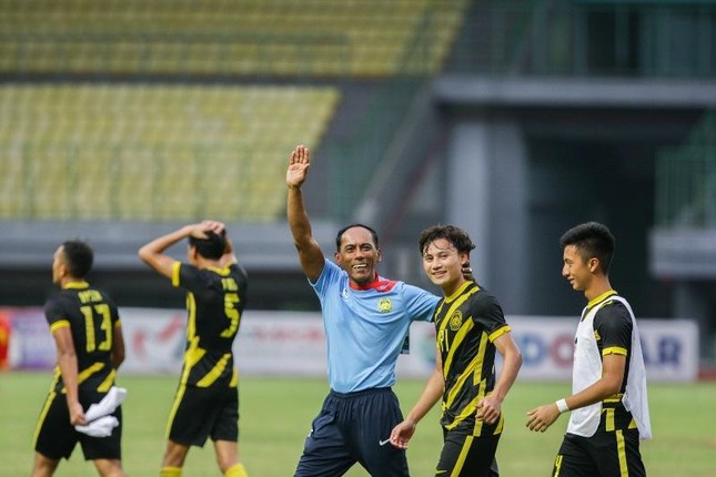 HLV Malaysia thừa nhận sướng ngất ngây khi thắng U19 Việt Nam - Ảnh 1.