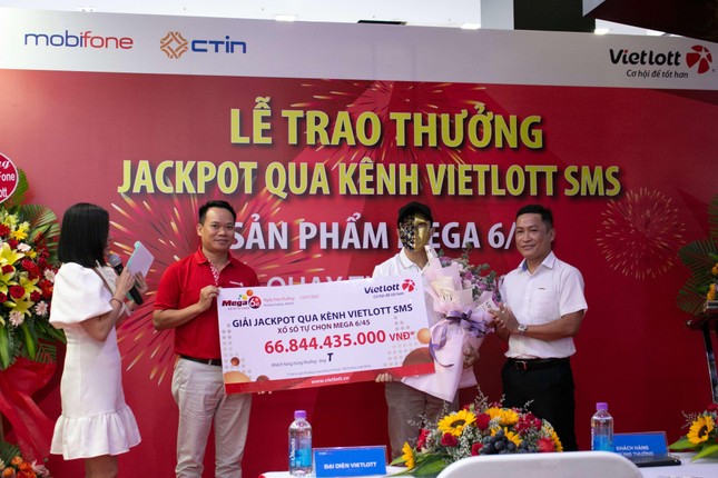 Nhân viên văn phòng trúng giải Vietlott 66,8 tỉ đồng  - Ảnh 1.