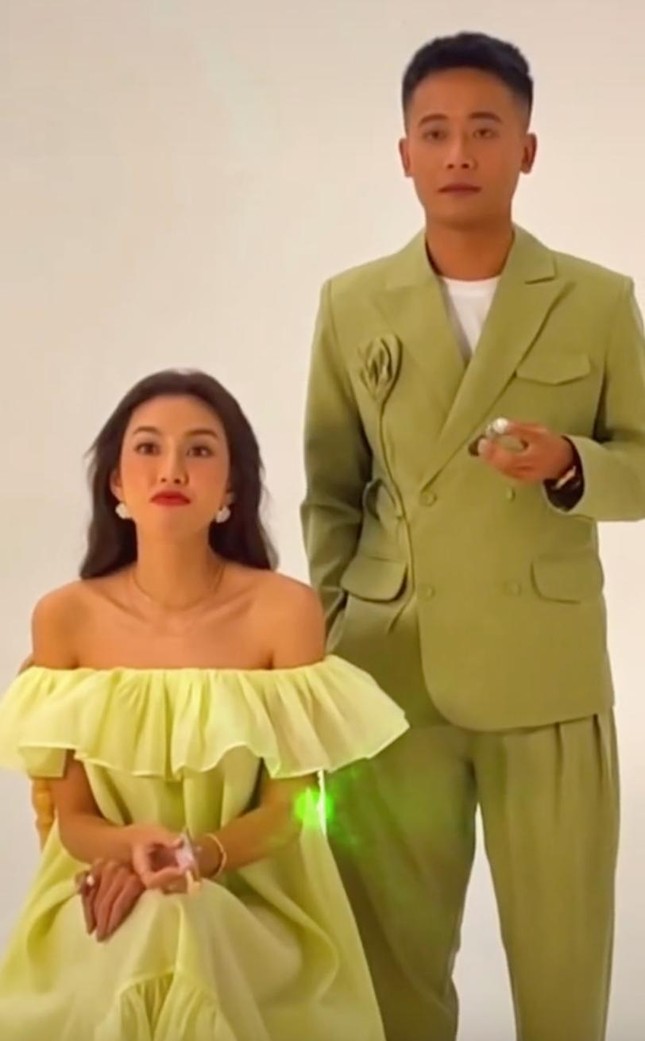Vì sao netizen nhiệt tình đẩy thuyền cặp đôi Hoa hậu Thùy Tiên và Quang Linh Vlogs? - Ảnh 7.