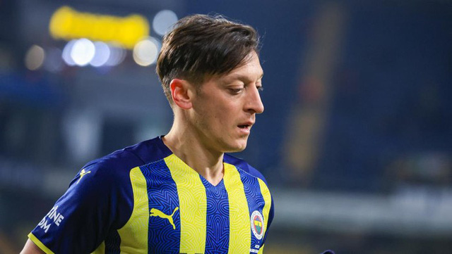 Oezil gia nhập CLB Istanbul Basaksehir - Ảnh 2.