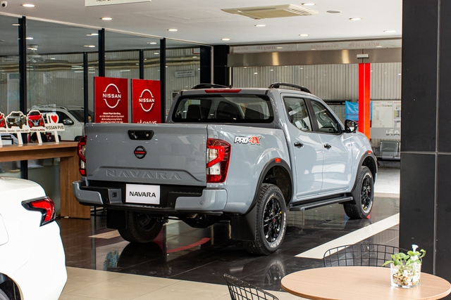 Nissan Navara 2022 chốt giá từ 945 triệu đồng tại Việt Nam: Động cơ tăng áp kép, thách thức Ford Ranger - Ảnh 3.