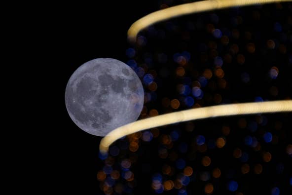 Siêu trăng hươu đực lớn nhất năm 2022, vẻ đẹp Chị Hằng làm xiêu lòng người yêu thiên văn khắp thế giới - Ảnh 4.