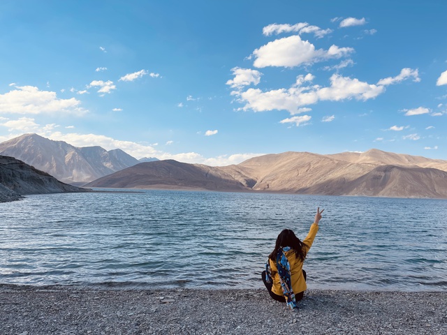  Trải nghiệm khó quên ở Ladakh - Tiểu Tây Tạng của cô gái Việt: Thời tiết lạnh buốt, móng tay và tóc gãy vì khô, shock độ cao khi băng đèo cao nhất thế giới…  - Ảnh 6.