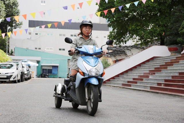 Nữ sinh viên không chân vẫn chạy xe máy đi học, di chuyển bằng đầu gối suốt 25 năm: Em muốn tìm lại cha mẹ của mình  - Ảnh 9.