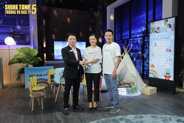 MC Minh Trang đem Hộp Háo Hức lên Shark Tank khiến 3 vị “cá mập” ngỏ lời đầu tư: Doanh thu 44 tỷ đồng sau 3 năm, mỗi tháng bán được 7.000 hộp - Ảnh 3.