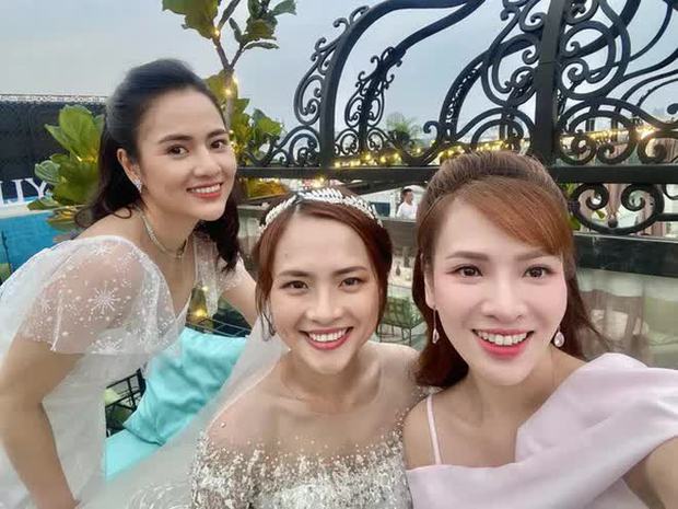 Những đám cưới ngoài trời cực đẹp trong phim Việt - Ảnh 33.