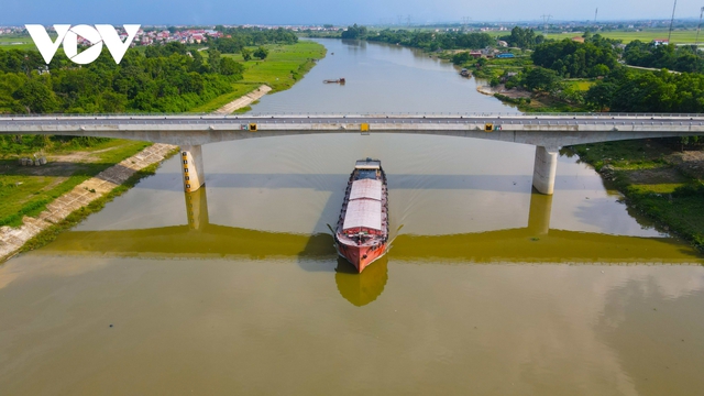 Cây cầu cụt trăm tỷ ở Bắc Giang xây xong 2 năm vẫn để trưng bày - Ảnh 10.