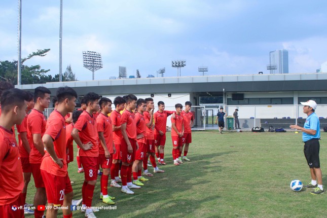 HLV Đinh Thế Nam chốt danh sách U19 Việt Nam dự giải châu Á - Ảnh 1.