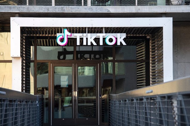  Công ty mẹ TikTok tuột mốc định giá 300 tỷ USD sau khi kế hoạch IPO thất bại  - Ảnh 1.