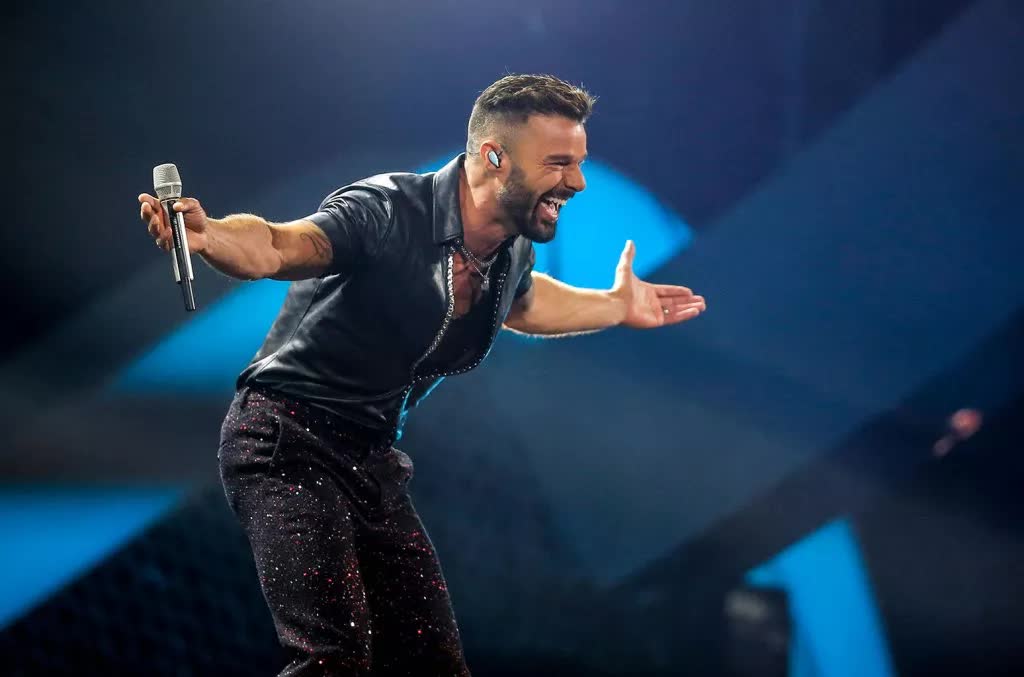 Ricky Martin sẽ hầu tòa, bác bỏ cáo buộc loạn luân - Ảnh 1. Ricky Martin sẽ hầu tòa, bác bỏ cáo buộc loạn luân - Ảnh 1.