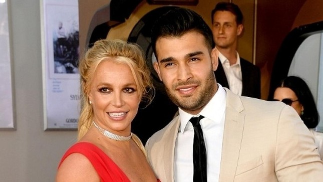  Quan hệ của Britney Spears và hai con trai sau kết hôn với chồng kém tuổi  - Ảnh 2.