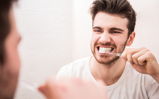 Siêng đánh răng giúp kéo dài tuổi thọ? Tránh ngay 2 thời điểm độc hại làm hỏng men răng và tổn thương cơ thể - Ảnh 6.