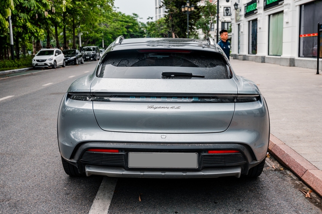 Porsche Taycan Cross Turismo đầu tiên Việt Nam - Xe điện có thể offroad cho giới nhà giàu - Ảnh 7.