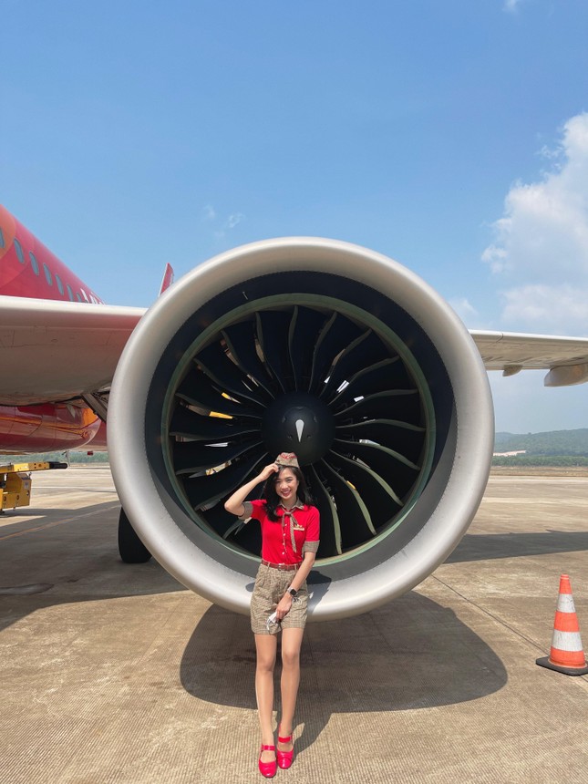 Lê Thu Trang nữ tiếp viên trưởng Vietjet Air chia sẻ về ‘Chuyện nghề bay’ - Ảnh 3.