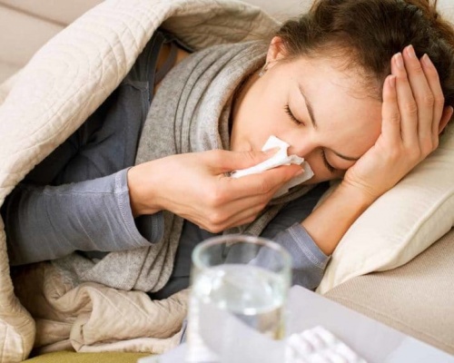 Bệnh cúm có biểu hiện giống cảm cúm thông thường không; ai dễ mắc? - Ảnh 1.