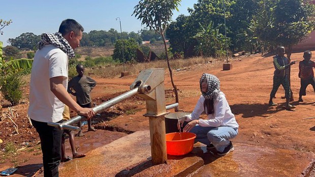 Quang Linh bày tỏ nỗi nhớ Thùy Tiên khiến dân mạng dậy sóng - Ảnh 2.