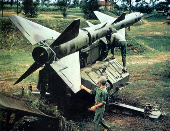 Tên lửa Việt Nam xuất sắc hạ Con ma Mỹ: 2 bất ngờ dành cho Không quân Mỹ ngay trận đầu - Ảnh 2.