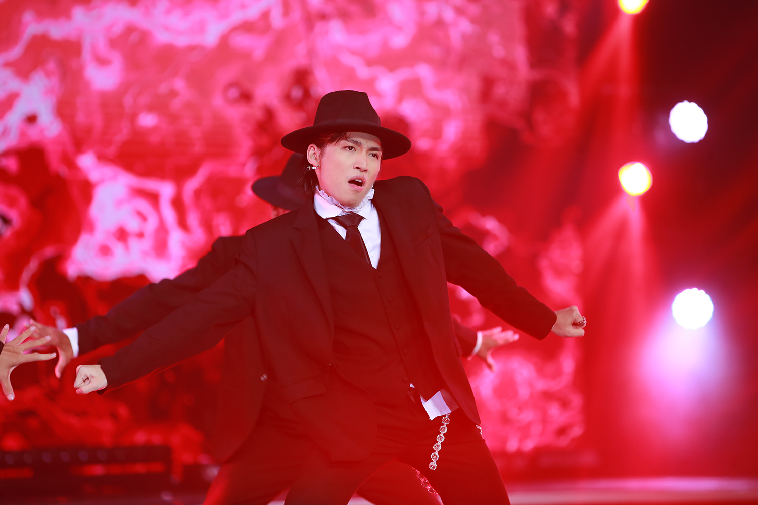 Minh Hằng dành nhiều lời khen cho TiTi ở Sàn đấu vũ đạo - Ảnh 10.