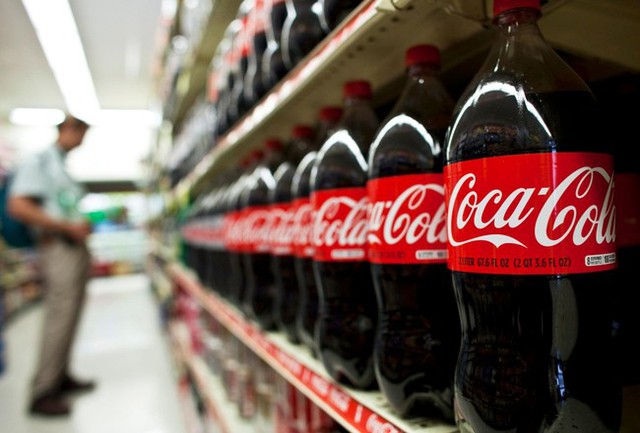 Coca-Cola vướng nhiều lùm xùm tại Việt Nam trước khi sang tay chủ mới  - Ảnh 1.