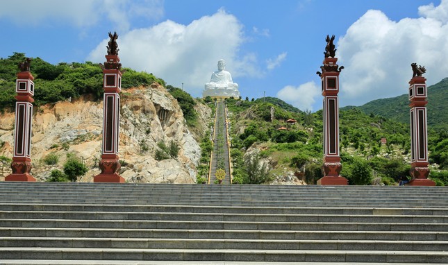 Đến Linh Phong tự, chiêm ngưỡng tượng Phật ngồi khổng lồ - Ảnh 14.