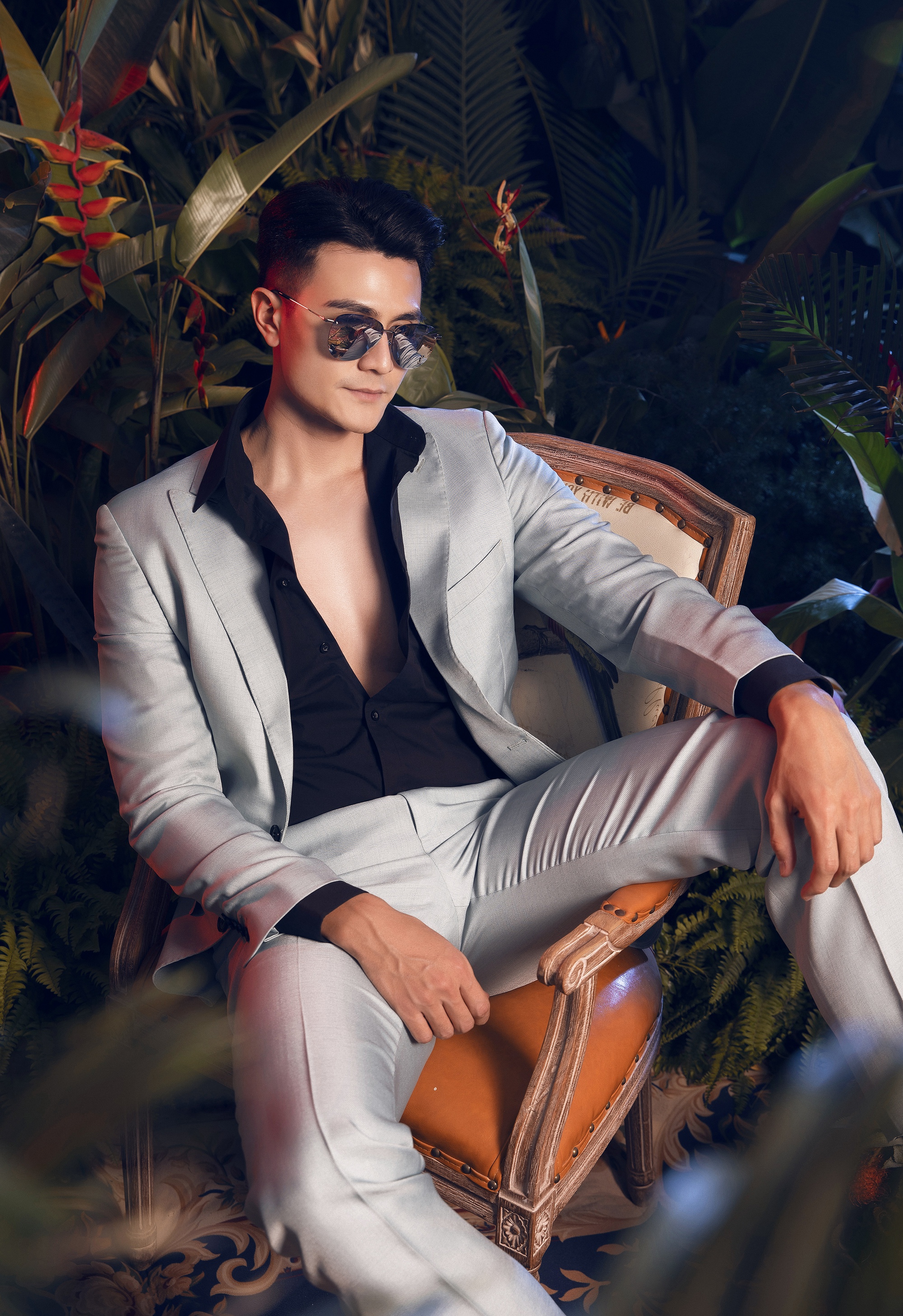 Vĩnh Thụy biến hóa với suit sắc màu - Ảnh 5.