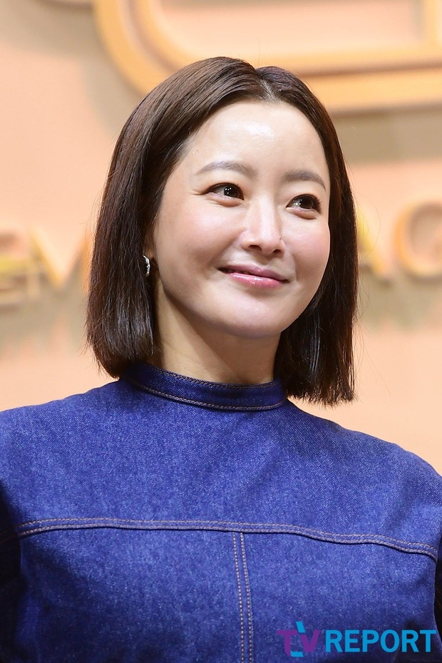  Mỹ nhân tự nhận đẹp hơn Kim Tae Hee hóa cô dâu màn ảnh ở tuổi 46, bất ngờ lấy lại phong độ nhan sắc ngoạn mục - Ảnh 5.