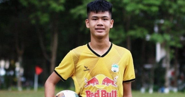 Danh sách U16 Việt Nam đá giải Đông Nam Á: Có trung vệ 15 tuổi cao 1m91!