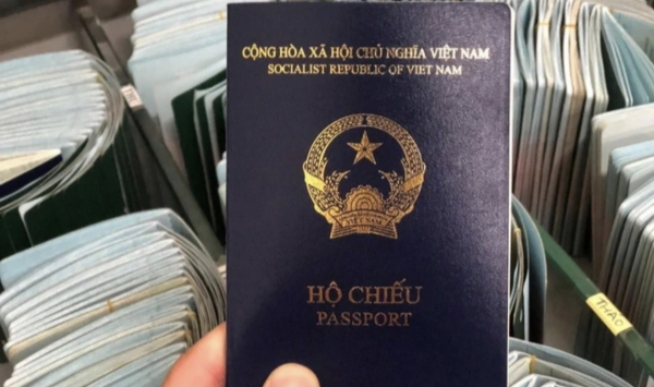 Vì sao Đức tạm thời chưa công nhận mẫu hộ chiếu mới của Việt Nam? - Ảnh 1.