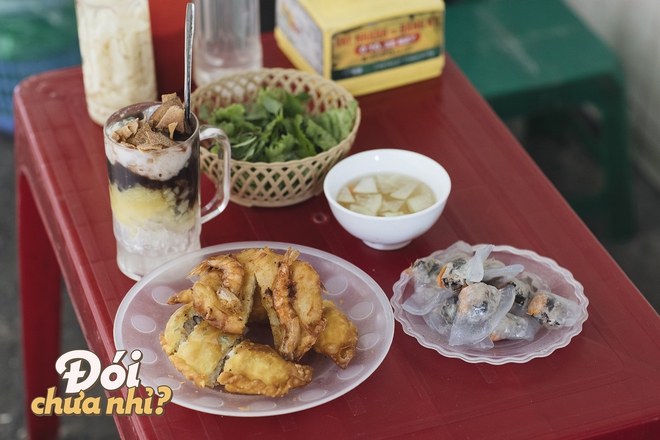 Không chỉ bít tết, con phố Hoè Nhai còn có rất nhiều hàng ăn ngon gắn liền với tuổi thơ các thế hệ Hà Nội - Ảnh 17.