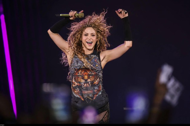  Tình tan, Shakira đối mặt án phạt 8 năm tù  - Ảnh 1.