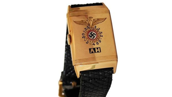 Đồng hồ của Hitler bán đấu giá 1,1 triệu USD - Ảnh 1.