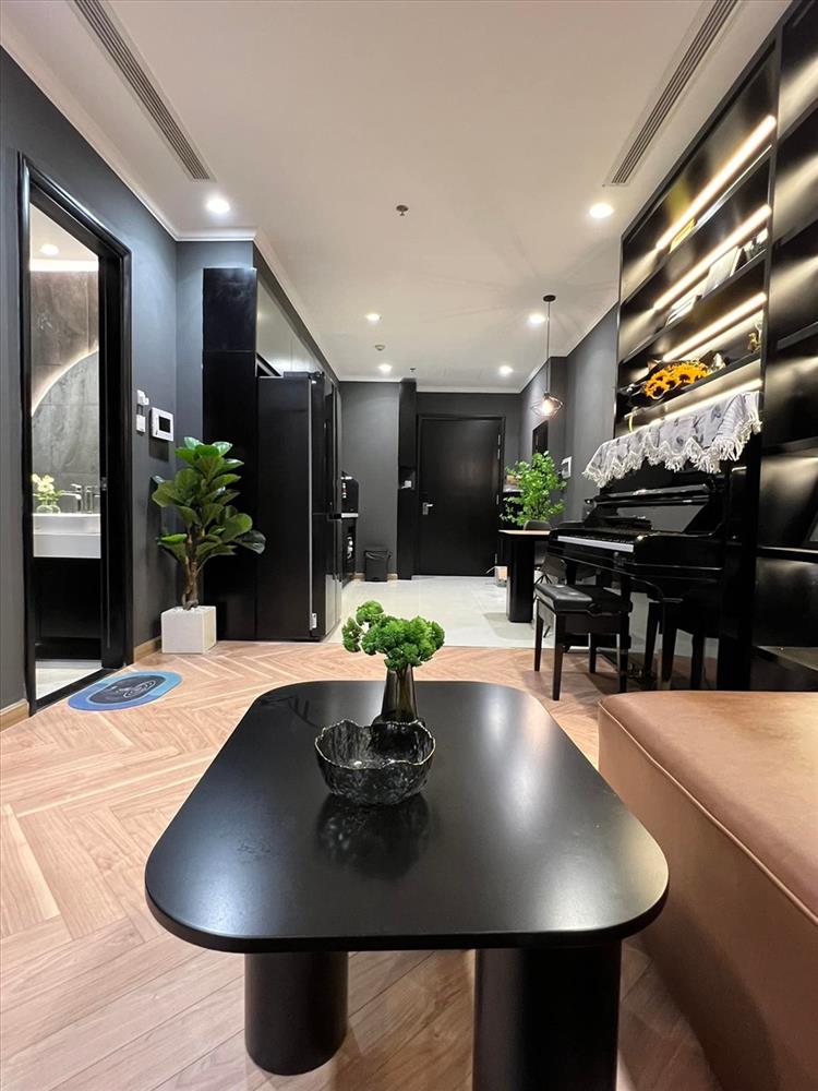 Phong cách ấn tượng trong căn hộ tiền tỉ của nhạc sĩ Nguyễn Văn Chung - Ảnh 5. Phong cách ấn tượng trong căn hộ tiền tỉ của nhạc sĩ Nguyễn Văn Chung - Ảnh 5.