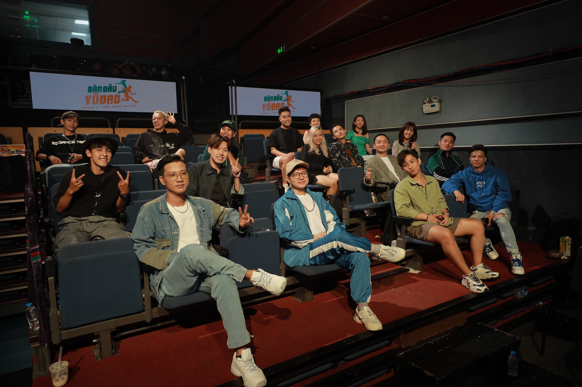 Diệp Lâm Anh làm giám khảo, thể hiện khả năng Hip-hop ở Sàn đấu vũ đạo - Ảnh 3.