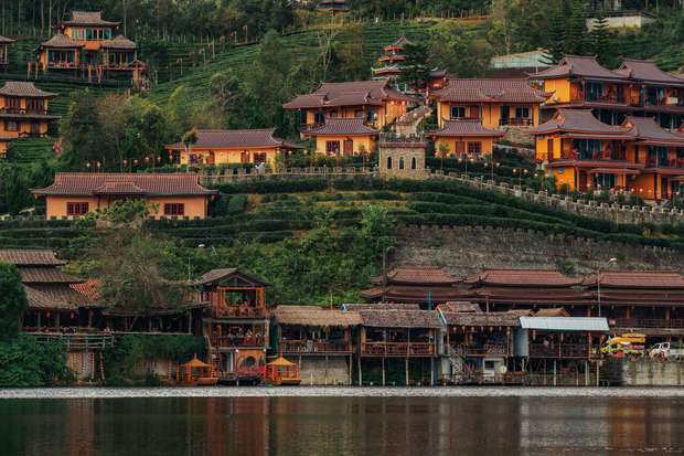 Vẻ đẹp thơ mộng đến nao lòng của cổ trấn tại Mae Hong Son, thiên đường ẩn mình xứ chùa Vàng - Ảnh 11.