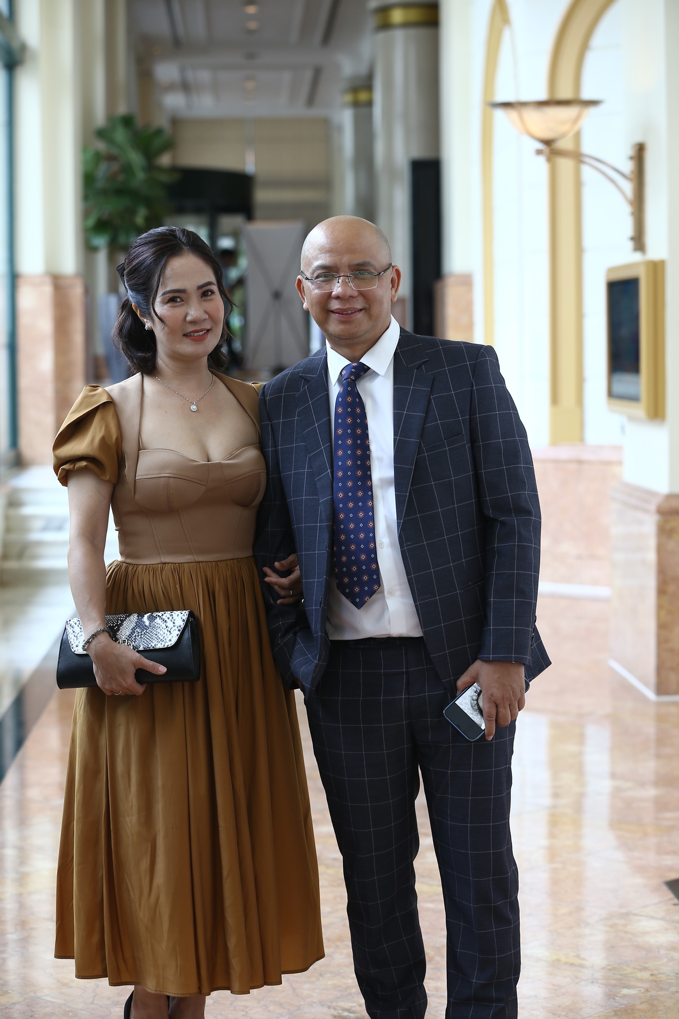 Diễn viên Anh Tuấn: Bàn gì thì bàn, vợ tôi vẫn quyết theo ý vợ tôi - Ảnh 1. Diễn viên Anh Tuấn: Bàn gì thì bàn, vợ tôi vẫn quyết theo ý vợ tôi - Ảnh 1.