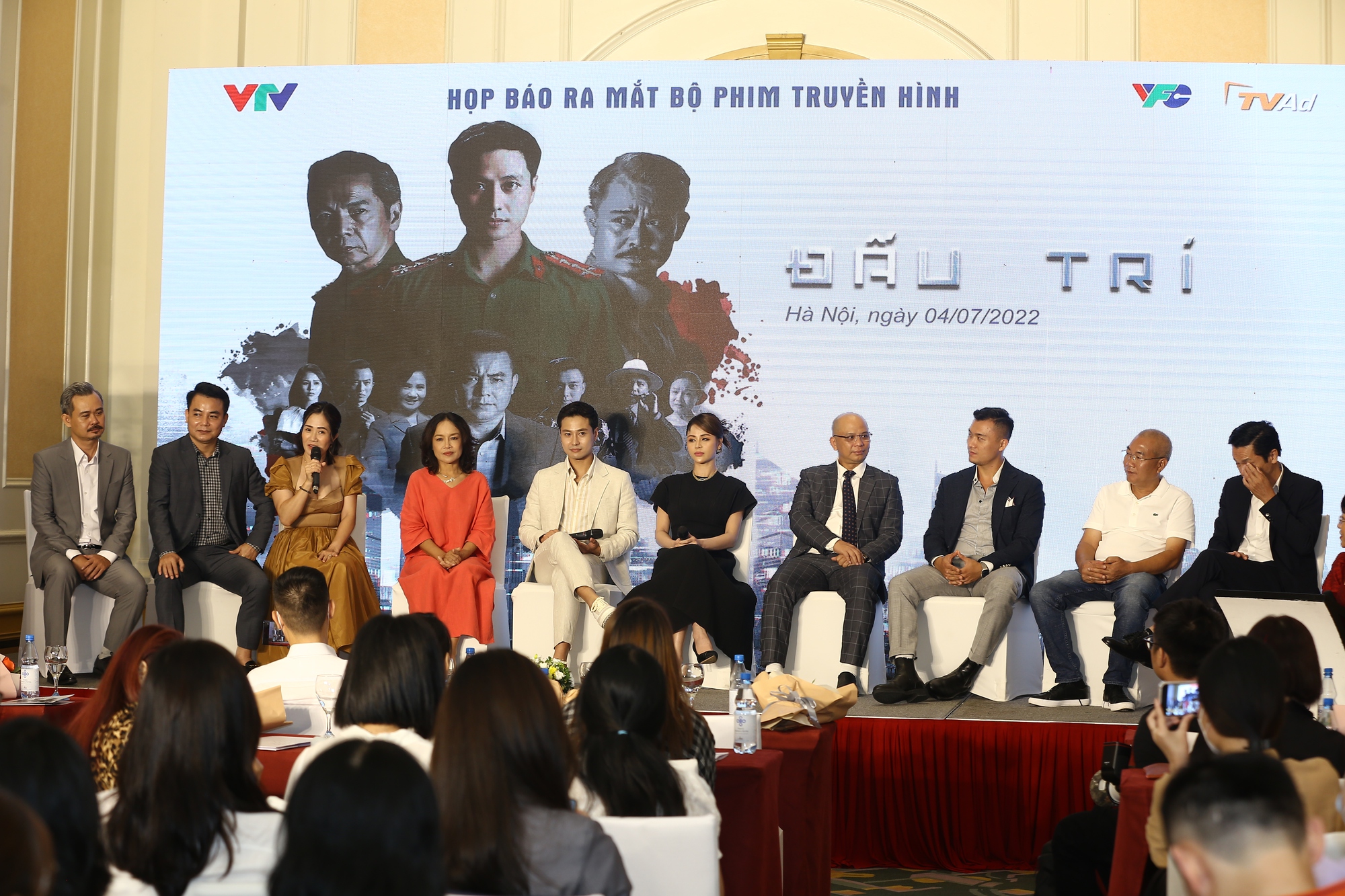 Diễn viên Anh Tuấn: Bàn gì thì bàn, vợ tôi vẫn quyết theo ý vợ tôi - Ảnh 8. Diễn viên Anh Tuấn: Bàn gì thì bàn, vợ tôi vẫn quyết theo ý vợ tôi - Ảnh 8.