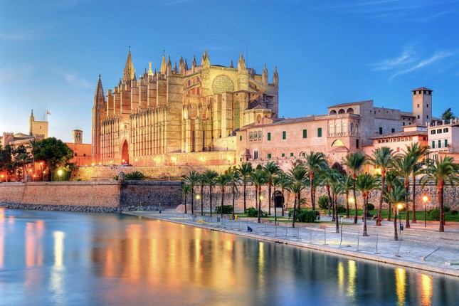 Du lịch Tây Ban Nha: Nhất định phải ghé đảo Majorca và muôn vàn tụ điểm sống ảo đầy mê lực - Ảnh 8.