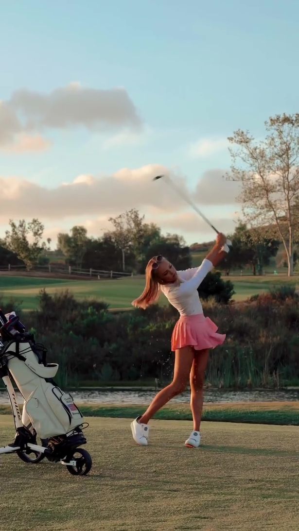 Claire Hogle: Nữ thần Golf thế hệ mới tiếp bước Paige Spiranac - Ảnh 4.