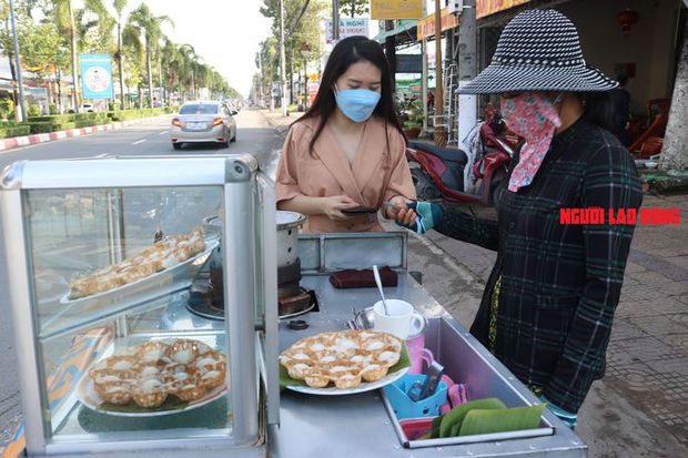 Bánh bò nướng “siêu ngon” ở Bạc Liêu, ăn một lần là… ghiền - Ảnh 13.