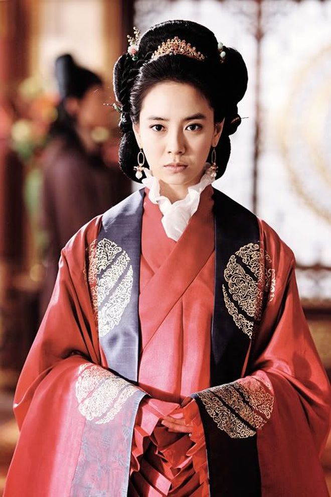 Nữ phụ bị ghét nhất phim Hoàng Cung: Đổi đời nổi hơn cả nữ chính Yoon Eun Hye và tình cảm khó nói với 2 thành viên Running Man - Ảnh 8.