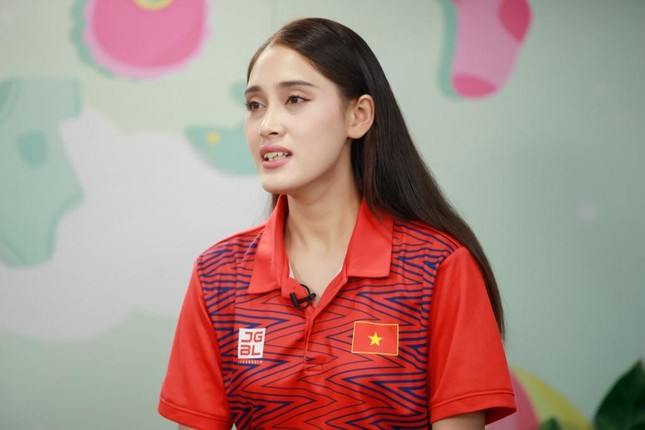 Vừa ở cữ xong quay lại thi đấu, nữ kiếm thủ trốn con để đi tập, giành HCV SEA Games - Ảnh 1.