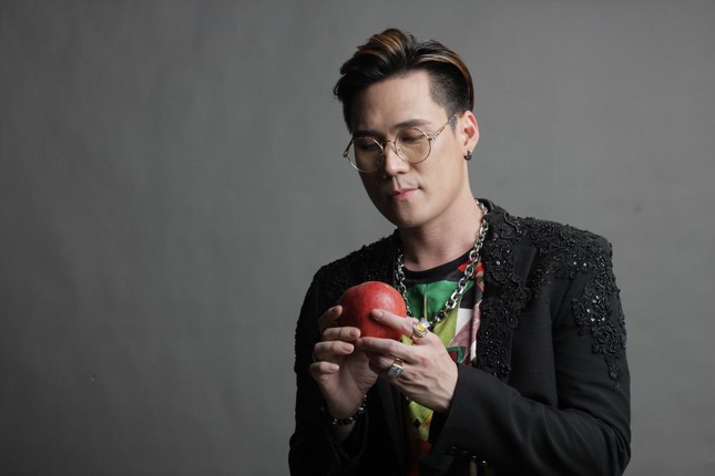 Cuộc sống hiện tại của ca sĩ Khánh Phương “Chiếc khăn gió ấm” - Ảnh 1. Cuộc sống hiện tại của ca sĩ Khánh Phương “Chiếc khăn gió ấm” - Ảnh 1.